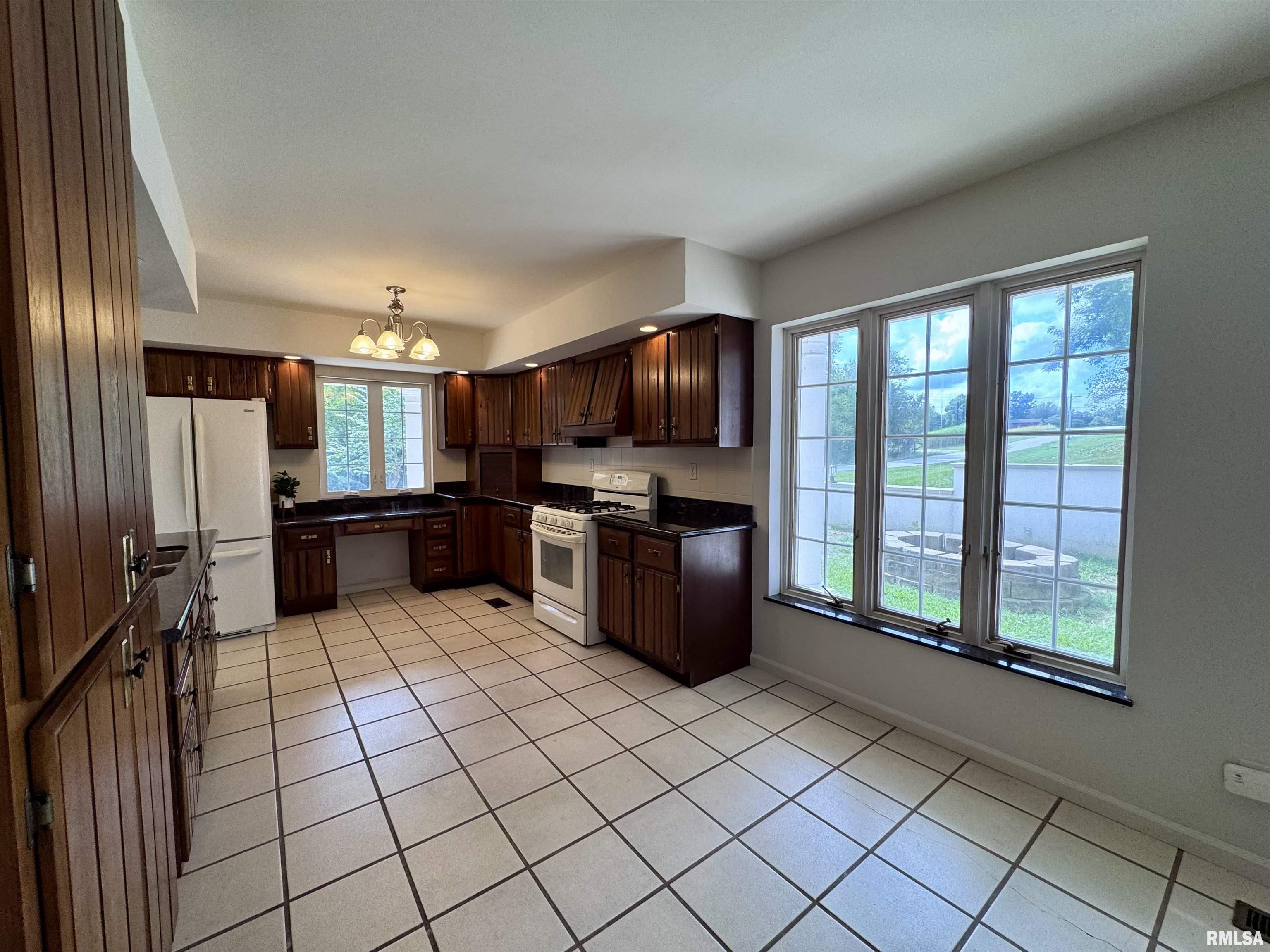 12740 North 1050th Road Macomb, IL 61455 - Photo 16 of 43 Gallery Image 16