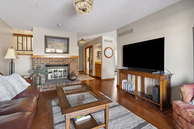 $289,900 | 1120 Terrace Park Drive, Bettendorf, IA 52722