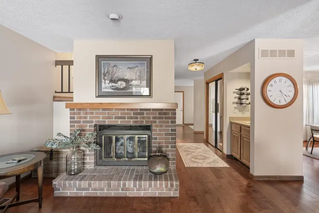 $289,900 | 1120 Terrace Park Drive, Bettendorf, IA 52722