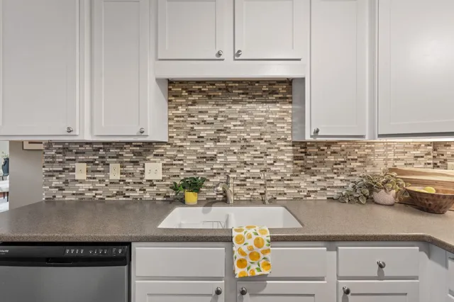 $289,900 | 1120 Terrace Park Drive, Bettendorf, IA 52722