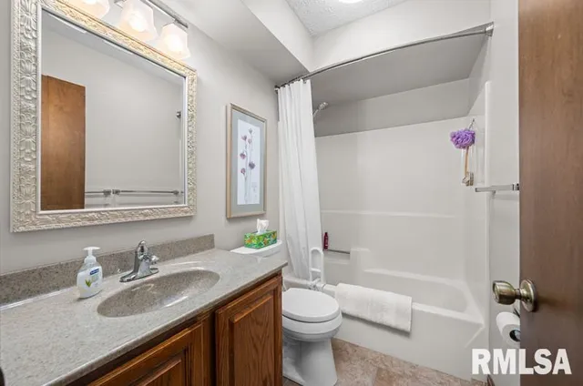 $289,900 | 1120 Terrace Park Drive, Bettendorf, IA 52722