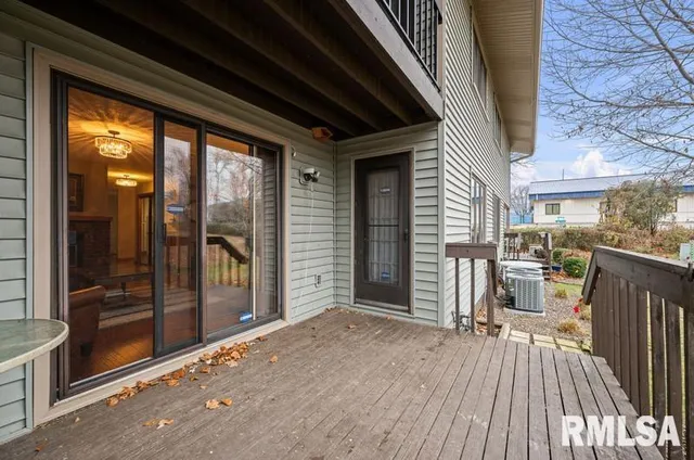 $289,900 | 1120 Terrace Park Drive, Bettendorf, IA 52722