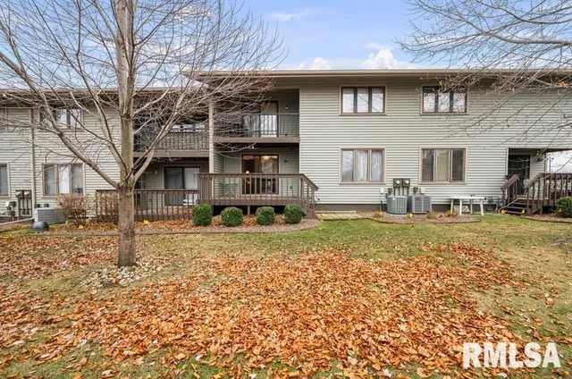 $289,900 | 1120 Terrace Park Drive, Bettendorf, IA 52722