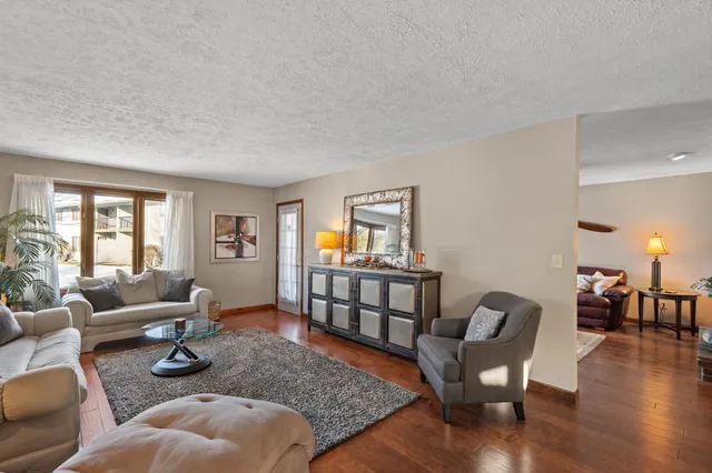 $289,900 | 1120 Terrace Park Drive, Bettendorf, IA 52722