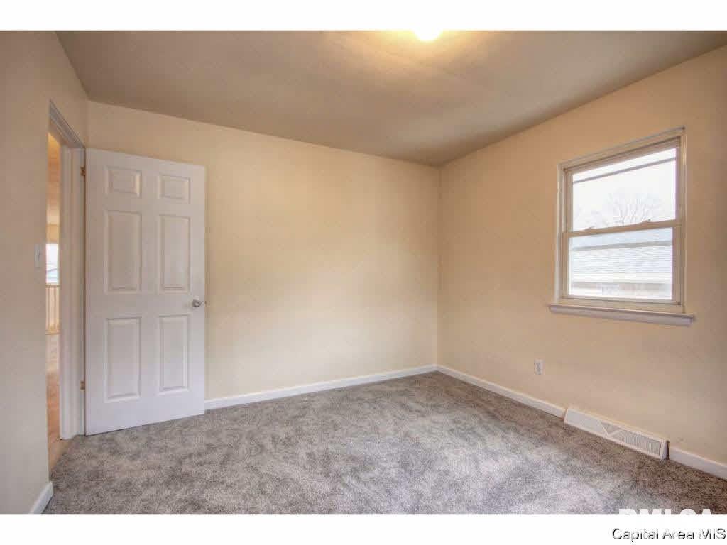 2240 East Watch Avenue Springfield, IL 62702 - Photo 15 of 36
