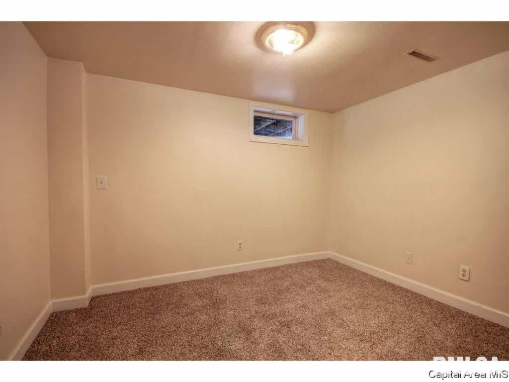 2240 East Watch Avenue Springfield, IL 62702 - Photo 23 of 36