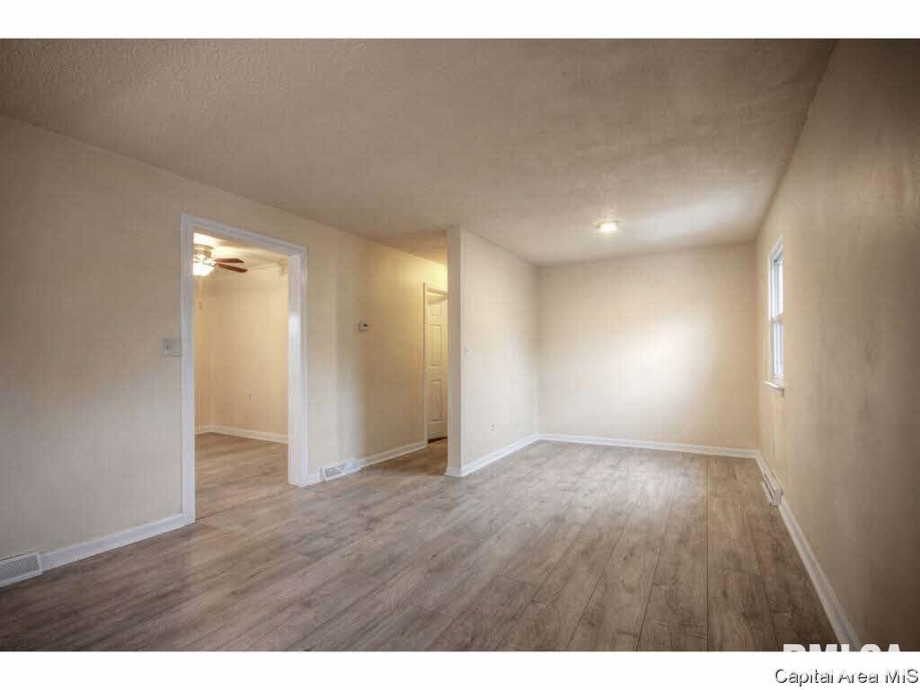 2240 East Watch Avenue Springfield, IL 62702 - Photo 5 of 36