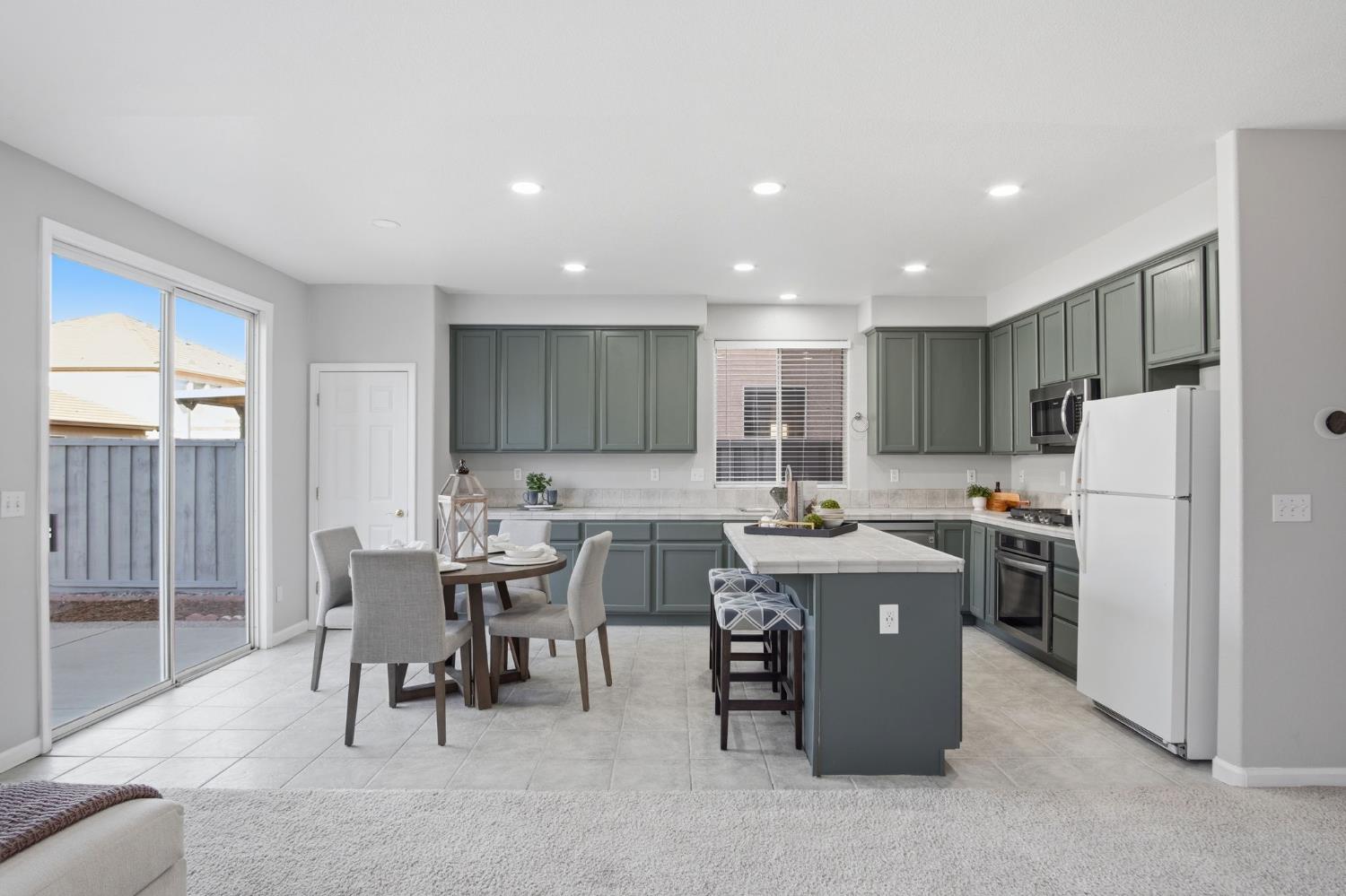 2403 Clemente Lane Tracy, CA 95377 - Photo 7 of 43