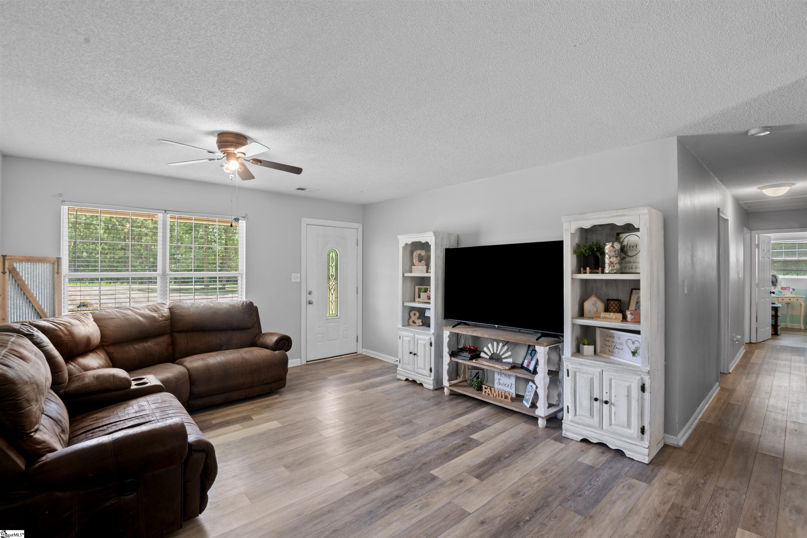 211 Elijah Simmons Road Woodruff, SC 29388 - Photo 3 of 22 Gallery Image 3