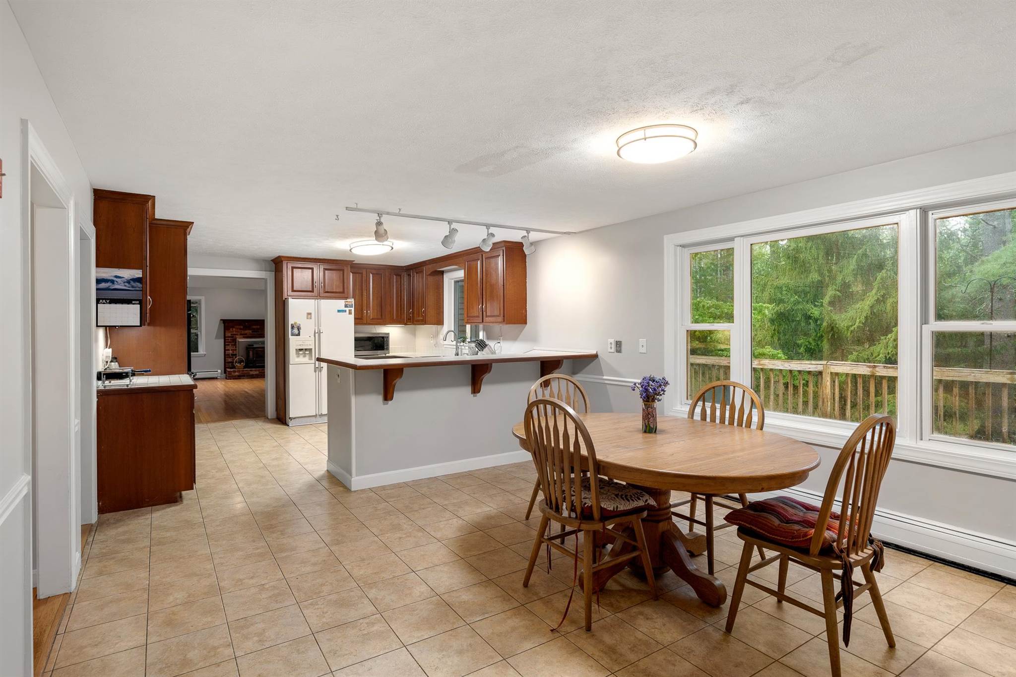 162 Hollis Road Amherst, NH 03031 - Photo 12 of 40
