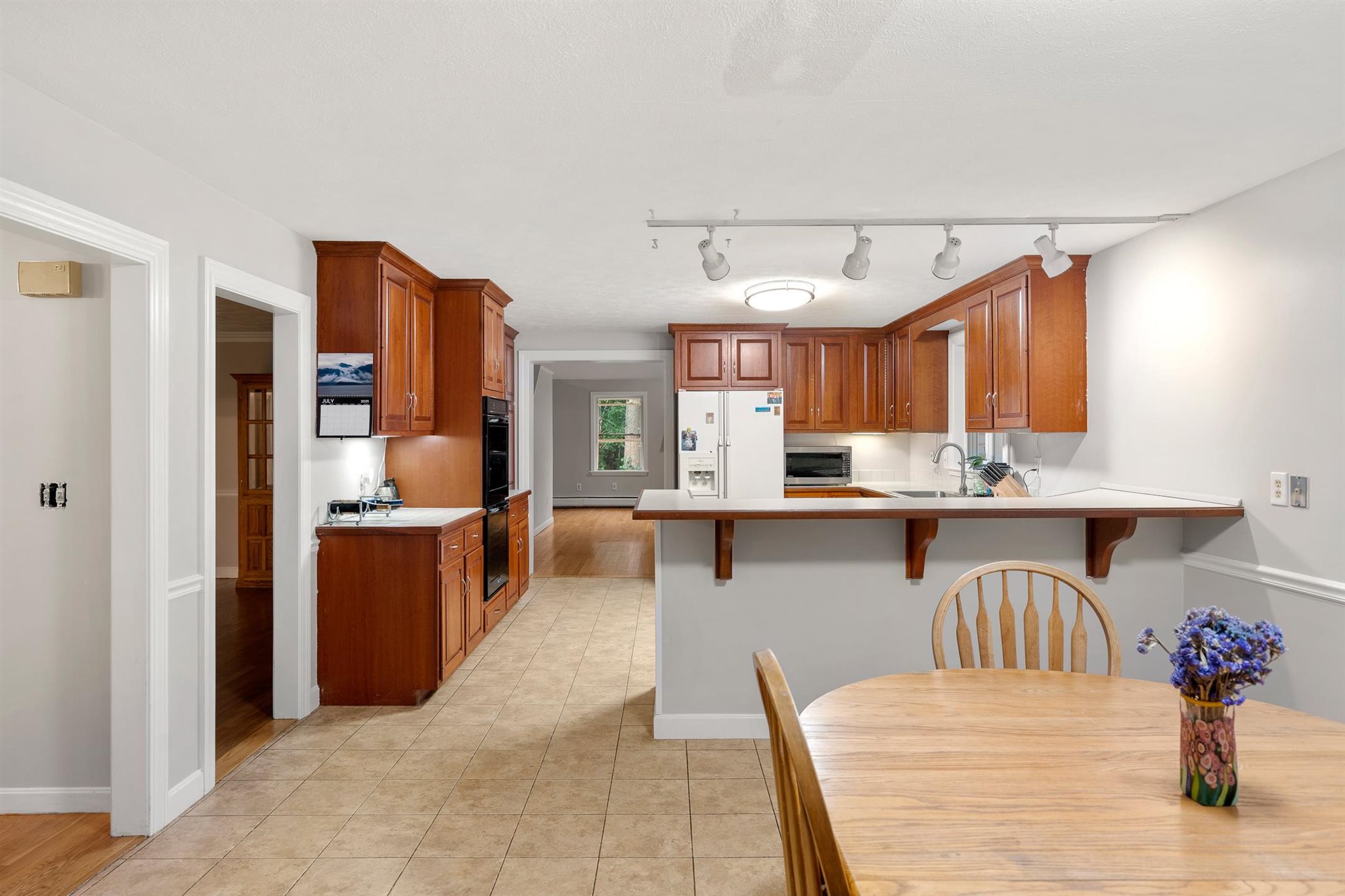 162 Hollis Road Amherst, NH 03031 - Photo 14 of 40