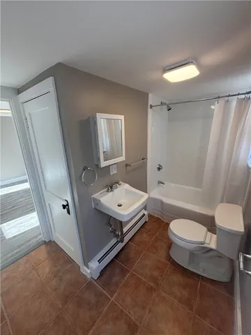 $1,200 | 780 Main Street, West Warwick, RI 02893