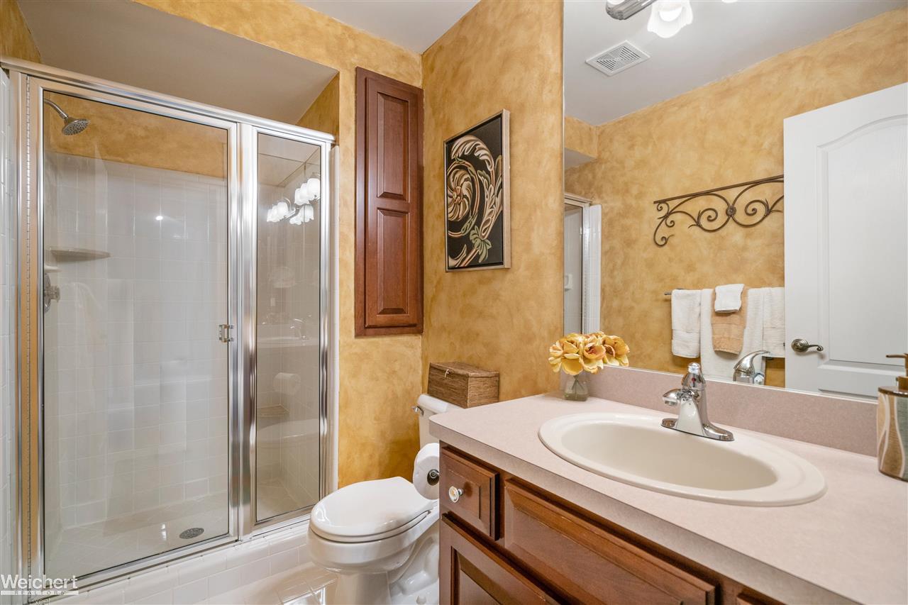 17987 Rocco Drive Macomb, MI 48044 - Photo 37 of 48 50049160-36.JPG