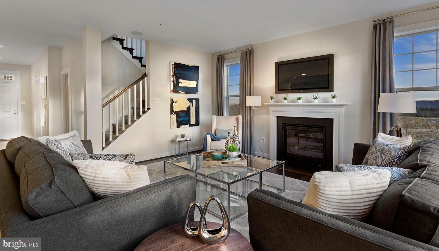 17588 Barron Heights Road Dumfries, VA 22025 - Photo 4 of 12