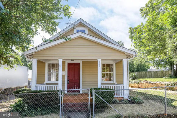 $309,900 | 626 Charlotte Street, Fredericksburg, VA 22401