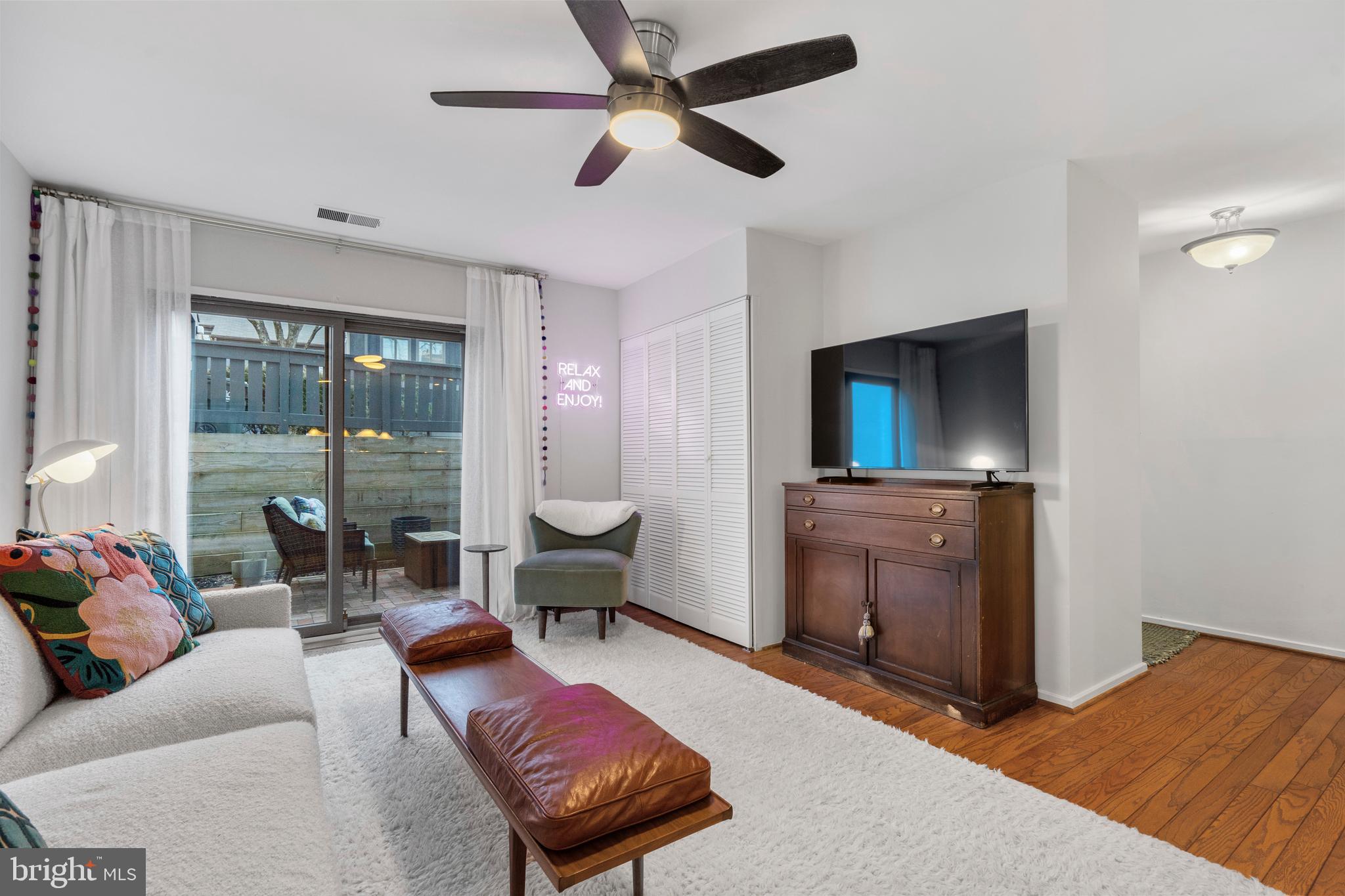 2405 Glade Bank Way Reston, VA 20191 - Photo 31 of 55 sitting room
