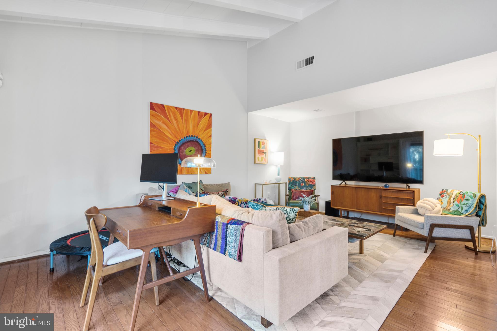 2405 Glade Bank Way Reston, VA 20191 - Photo 37 of 55 living room