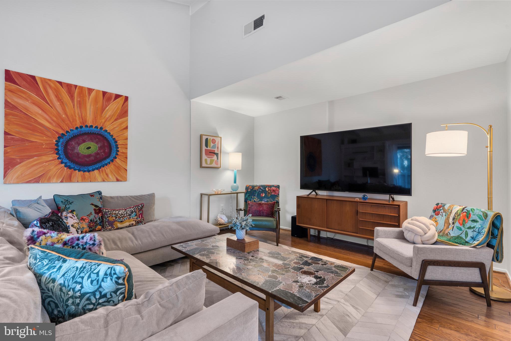 2405 Glade Bank Way Reston, VA 20191 - Photo 39 of 55 living room