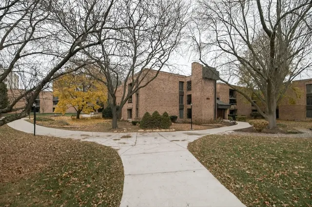 $218,800 | 1818 East Shorewood Boulevard, Unit 310, Shorewood, WI 53211