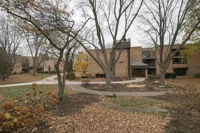 $218,800 | 1818 East Shorewood Boulevard, Unit 310, Shorewood, WI 53211