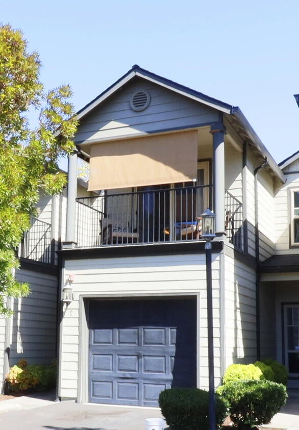 2210 East Barnett Road, Unit 2 Medford, OR 97504 - Photo 1 of 23 _MG_4932
