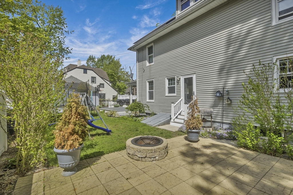 51 Stratford Terrace Springfield, MA 01108 - Photo 3 of 24 Gallery Image 3