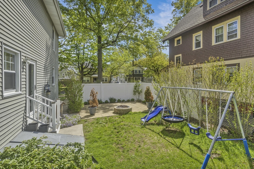 51 Stratford Terrace Springfield, MA 01108 - Photo 6 of 24 Gallery Image 6