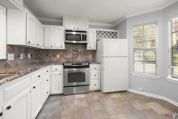 $1,750 | 9817 Siegen Lane, St. George, LA 70810