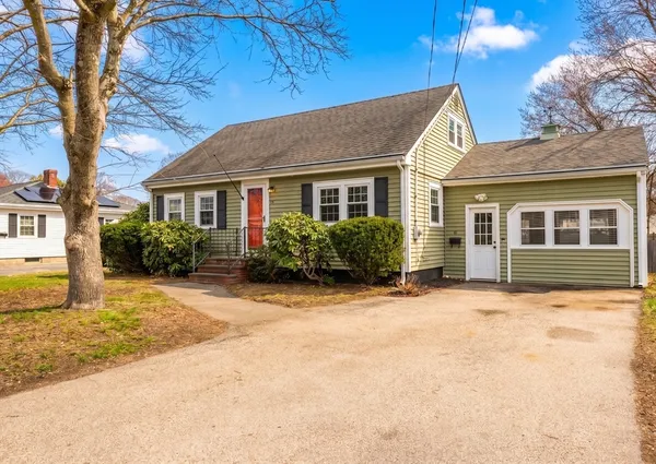 $429,900 | 41 Crowell Street, Haverhill, MA 01830