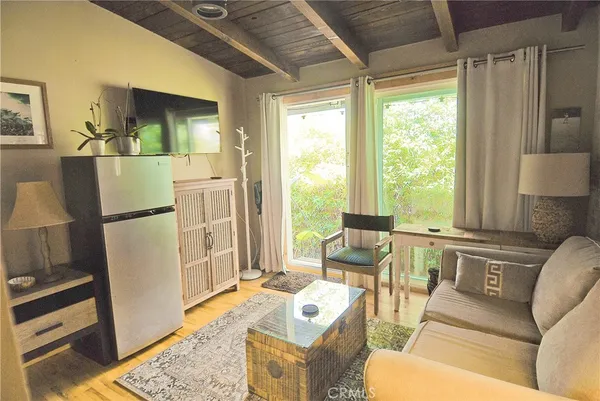 $3,150 | 545 1st Street, Unit B, Manhattan Beach, CA 90266