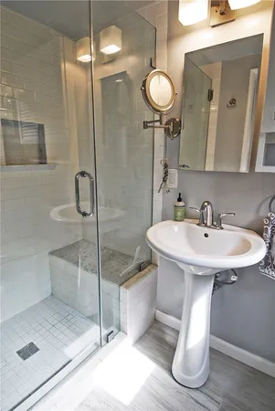 $3,150 | 545 1st Street, Unit B, Manhattan Beach, CA 90266