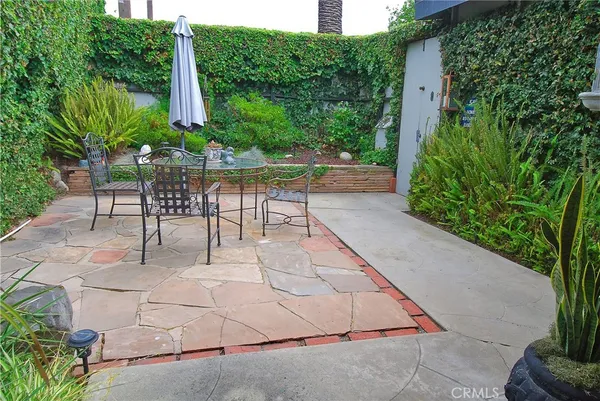 $3,150 | 545 1st Street, Unit B, Manhattan Beach, CA 90266