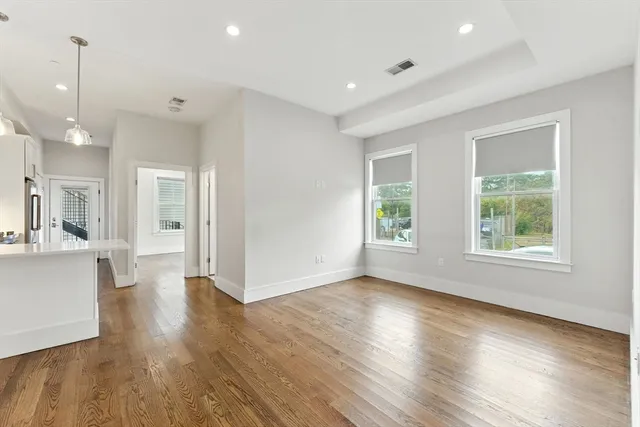 $2,900 | 64 Gove Street, Unit 1, Boston, MA 02128