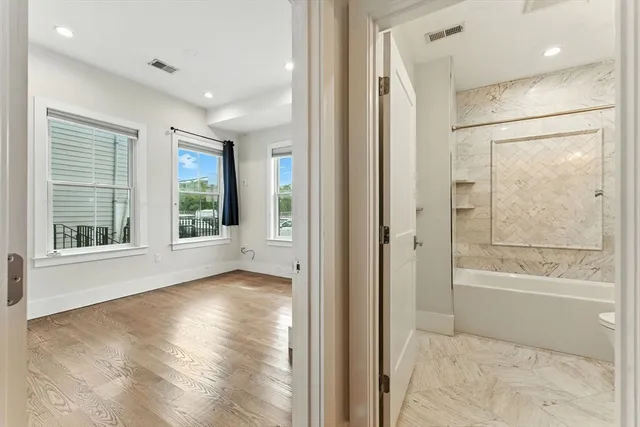 $2,900 | 64 Gove Street, Unit 1, Boston, MA 02128