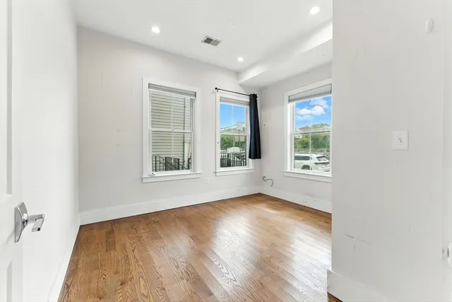 $2,900 | 64 Gove Street, Unit 1, Boston, MA 02128