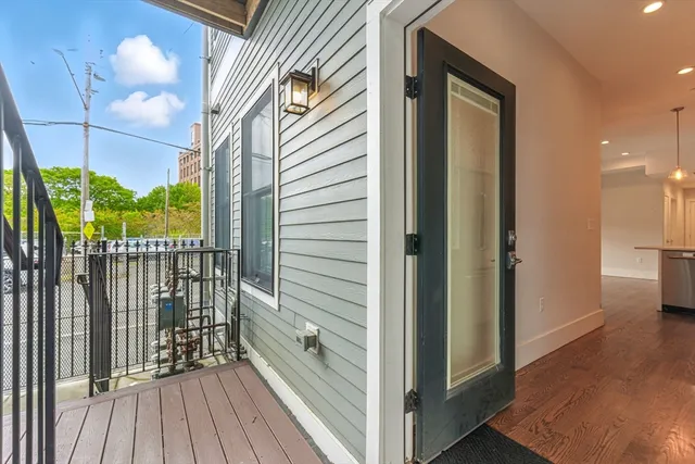 $2,900 | 64 Gove Street, Unit 1, Boston, MA 02128