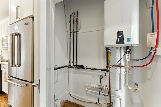 $2,900 | 64 Gove Street, Unit 1, Boston, MA 02128