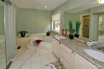 13451 Maple Ridge Court St. Louis, MO 63141 - Photo 16 of 22 Gallery Image 16