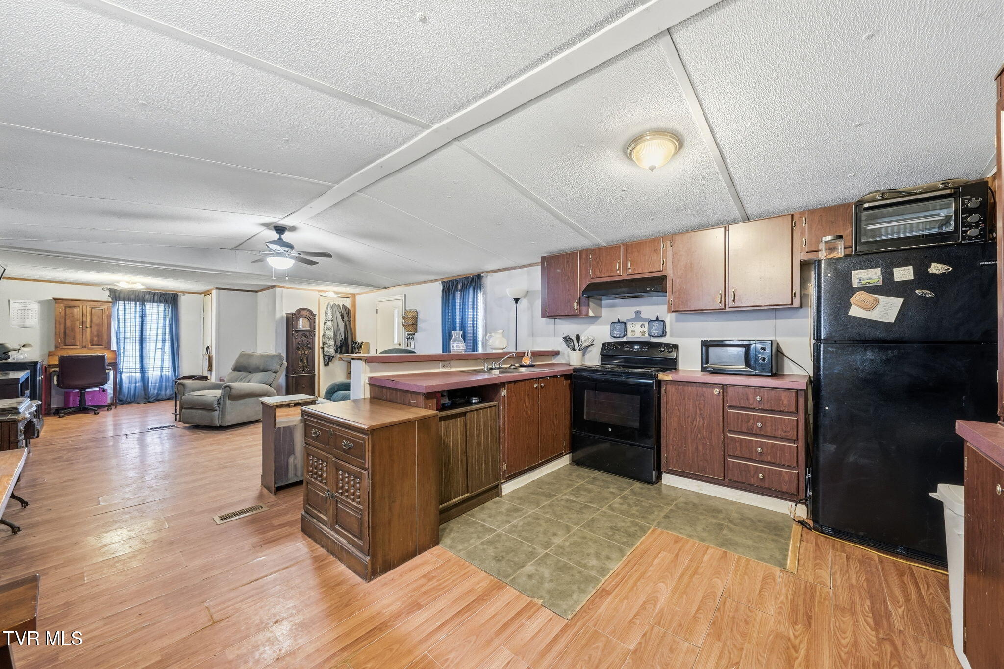 4157 Van Hill Road Rogersville, TN 37857 - Photo 4 of 31 24-web-or-mls-023_JH 20260221-071