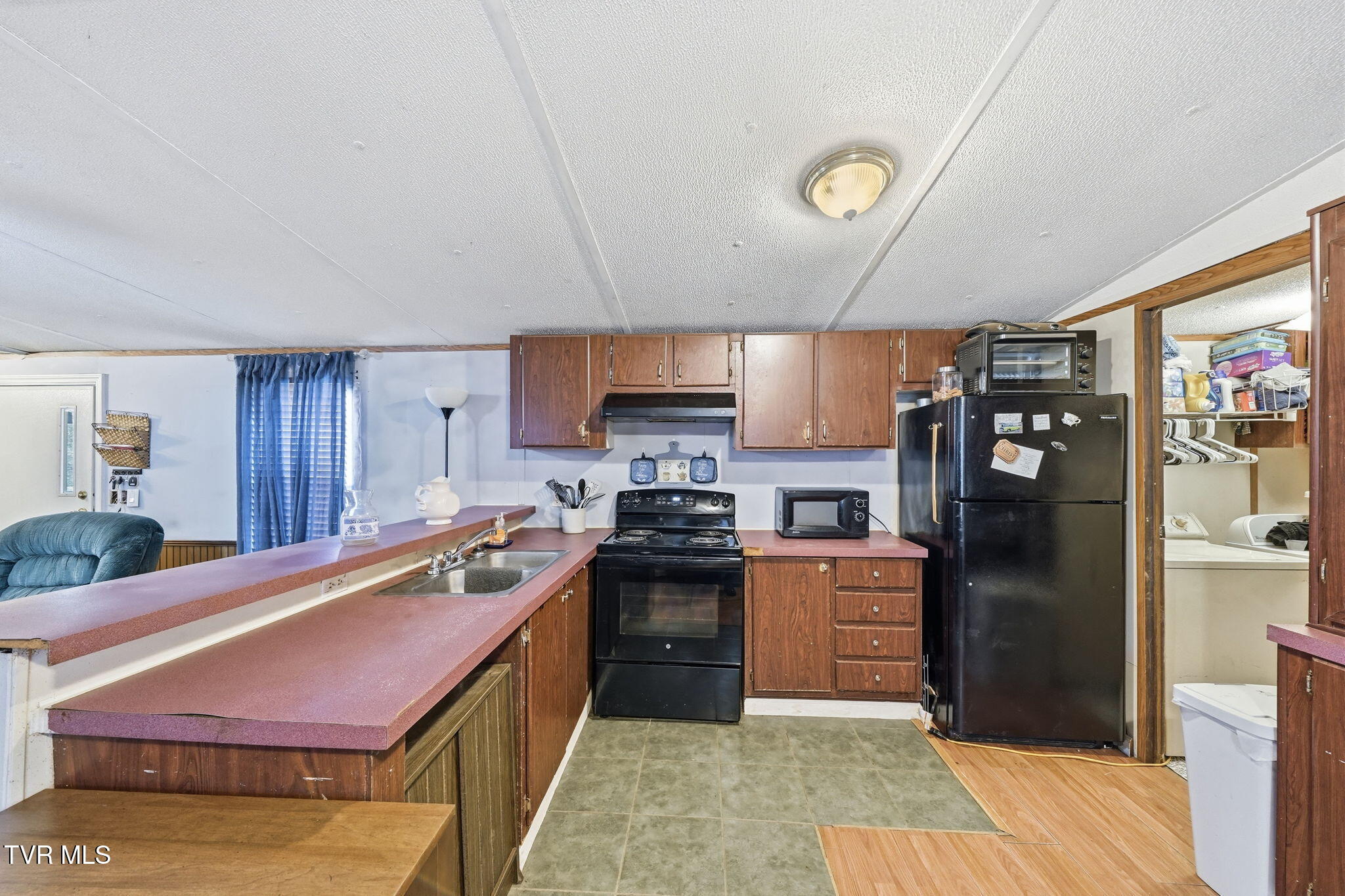 4157 Van Hill Road Rogersville, TN 37857 - Photo 5 of 31 22-web-or-mls-026_JH 20260221-086