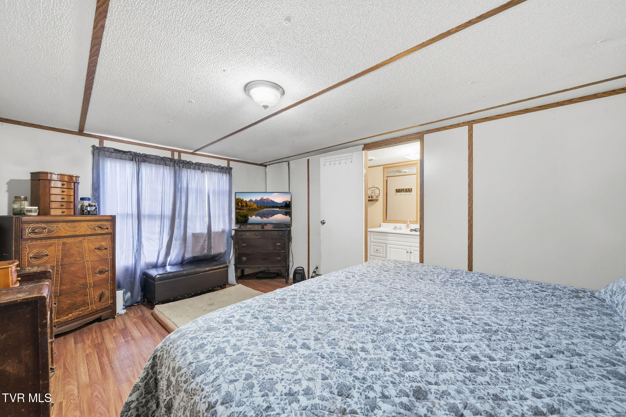 4157 Van Hill Road Rogersville, TN 37857 - Photo 9 of 31 27-web-or-mls-027_JH 20260221-091