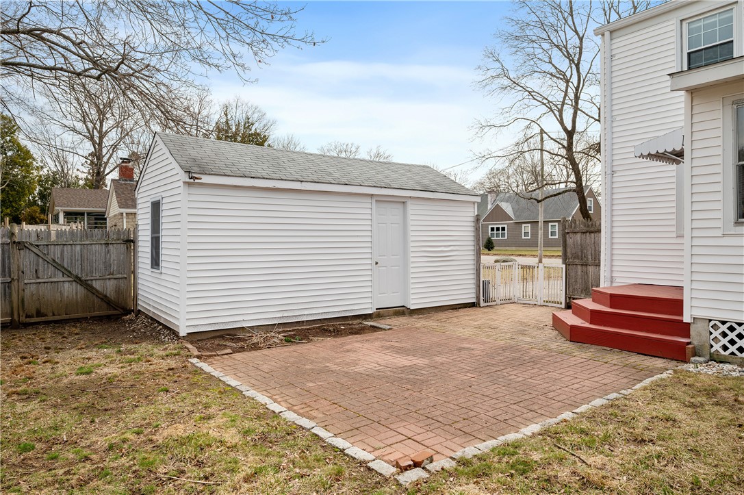 2 Thorpe Street Smithfield, RI 02828 - Photo 10 of 35 Gallery Image 10