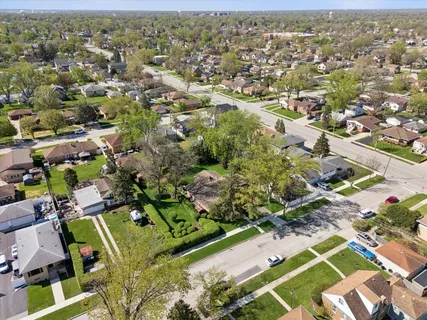 $399,000 | 9135 West 26th Place, Brookfield, IL 60513