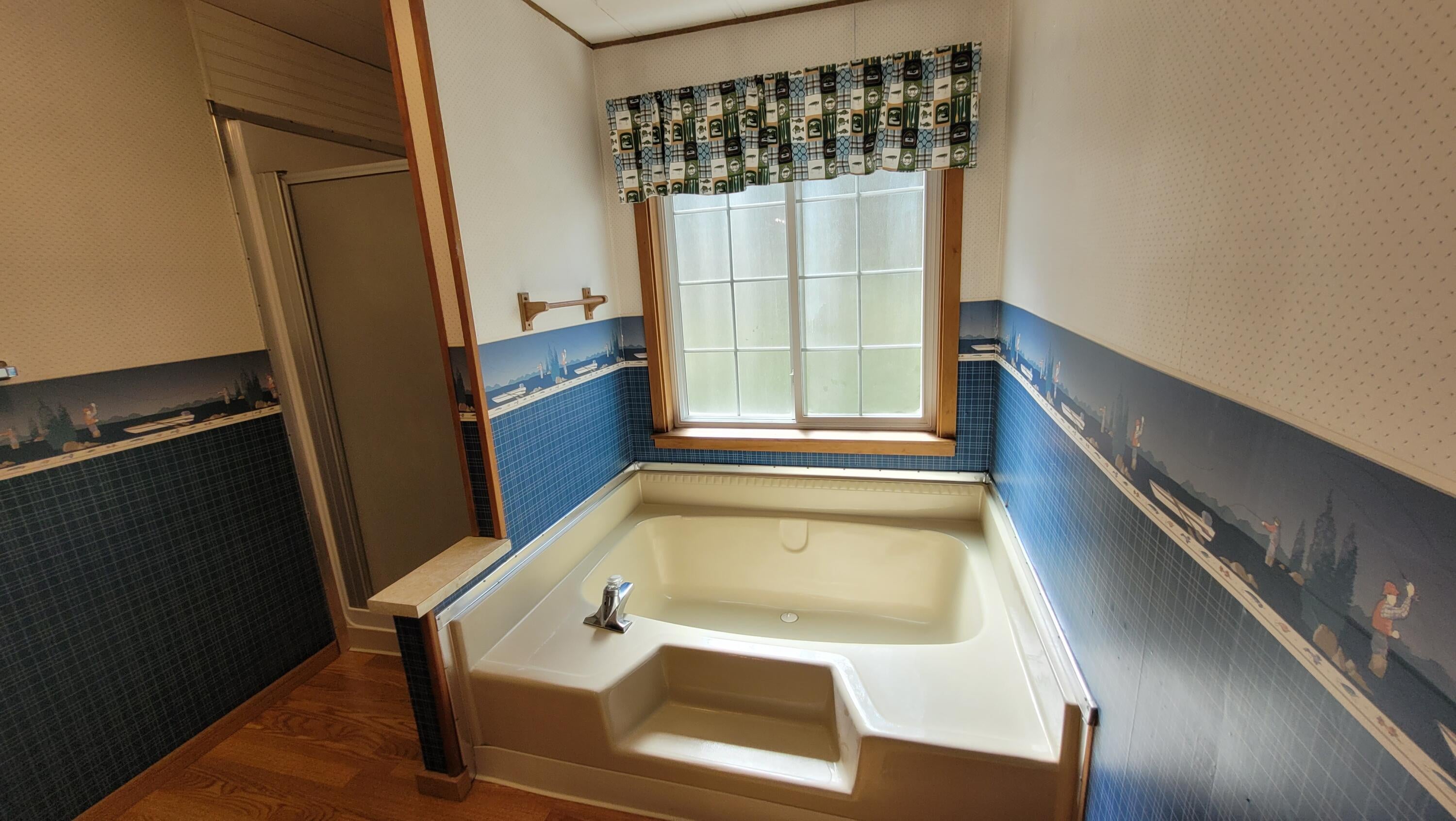 19724 Buck Canyon Road Bend, OR 97702 - Photo 14 of 38 Master bath has large soaking tub and separate shower.