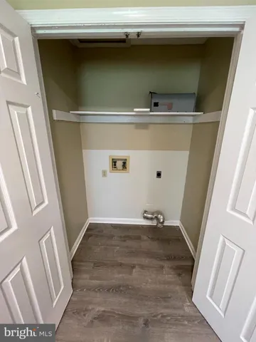 a view of utility room