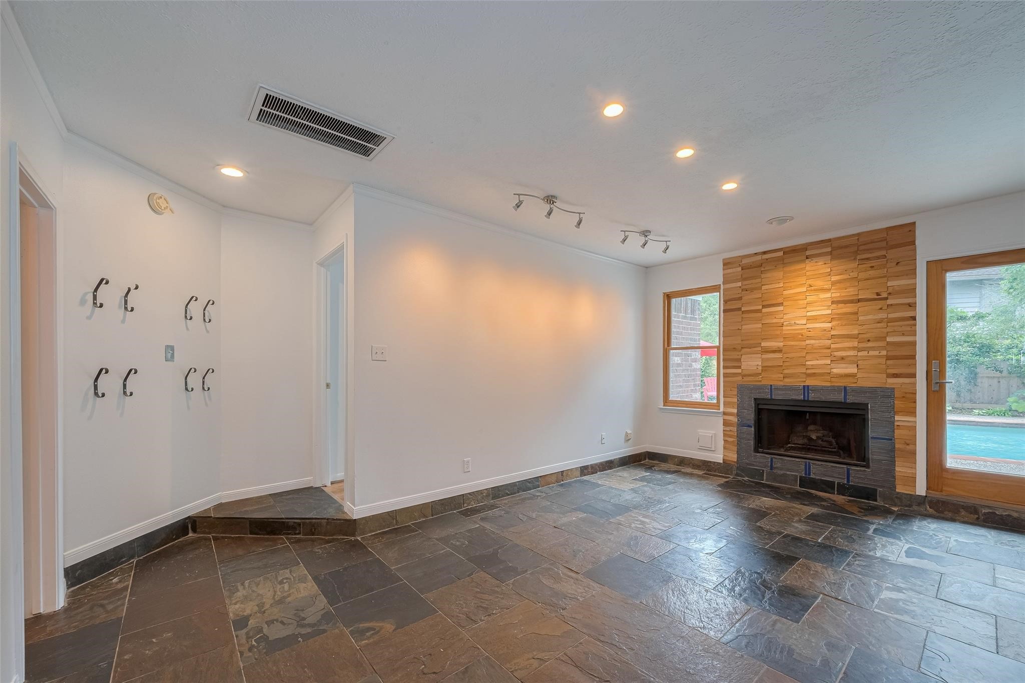 3614 Spring Arbor Way Houston, TX 77345 - Photo 10 of 48