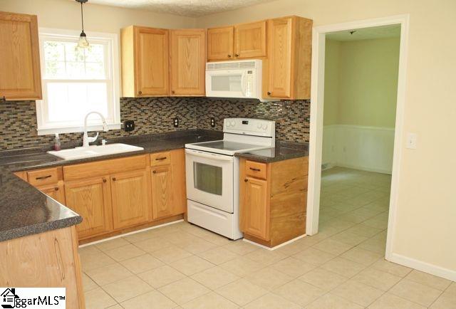 113 Cobblestone Road Greenville, SC 29615 - Photo 12 of 34 Gallery Image 12