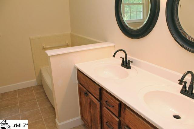 113 Cobblestone Road Greenville, SC 29615 - Photo 30 of 34 Gallery Image 30
