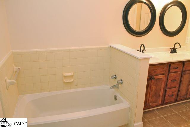 113 Cobblestone Road Greenville, SC 29615 - Photo 32 of 34 Gallery Image 32