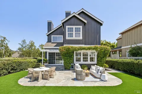 $2,695,000 | 5 Elizabeth Circle, Greenbrae, CA 94904